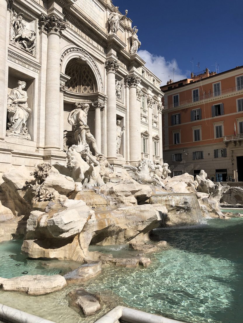 Walking through Roma - by Claudia Brok